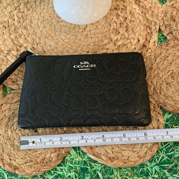 Coach, Horse and carriage Glitter Wristlet, NWT - Picture 14 of 15